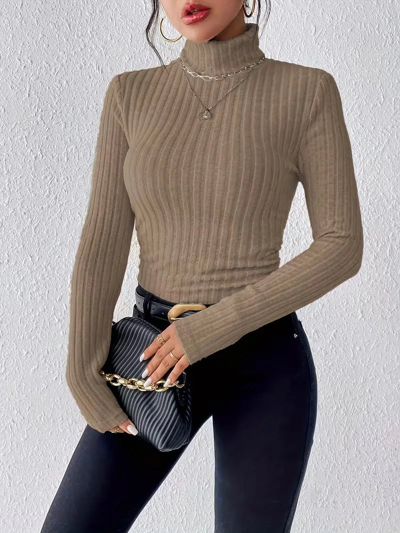 Pull avec col montant et manches longues