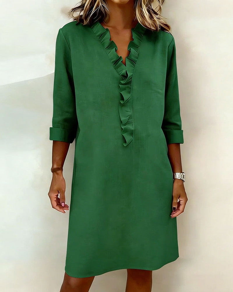 Robe Unie à Volants avec Col en V
