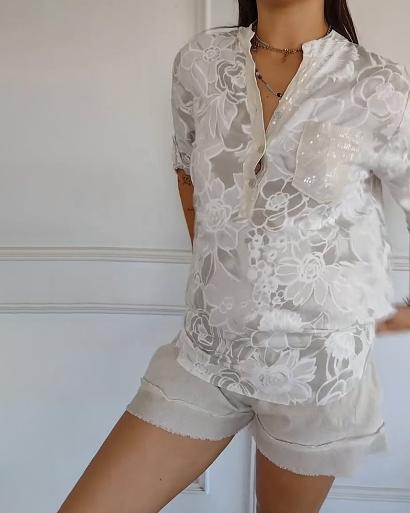 Blouse Imprimée Boutonnée à Col V