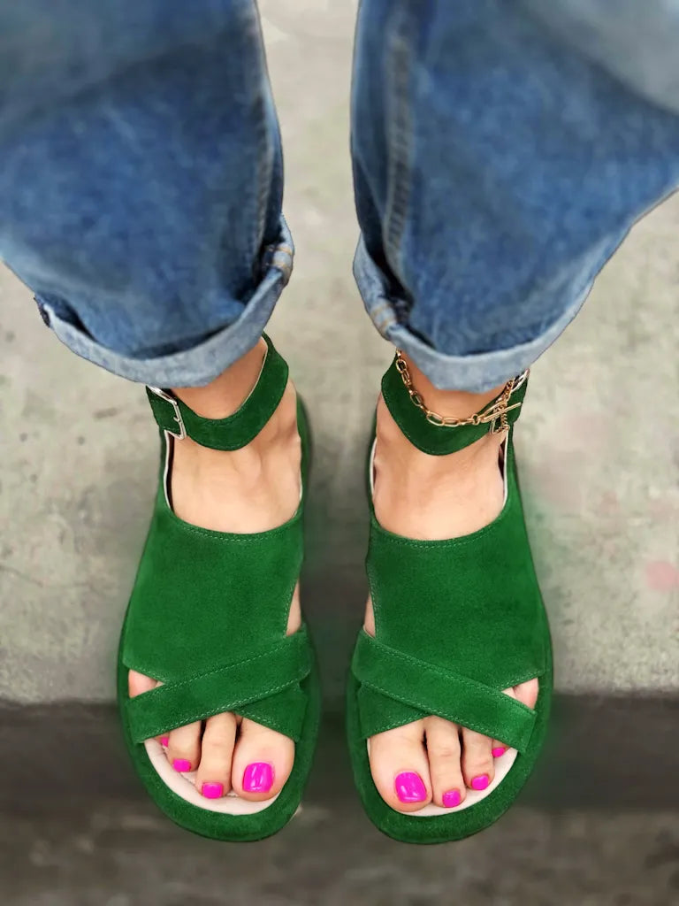 Kasey | sandales romaines tendance avec boucle en forme de poisson pour l'été