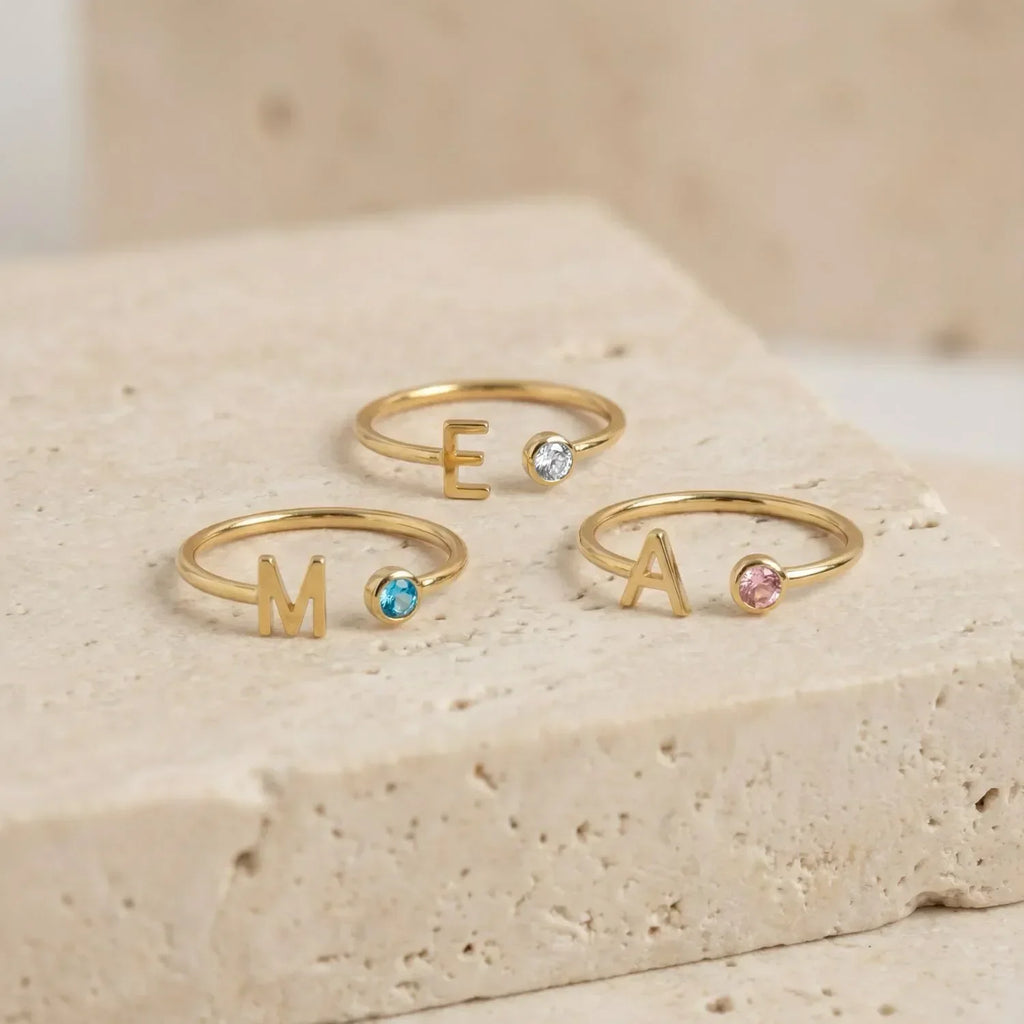 Bague réglable avec pierre de naissance initiale