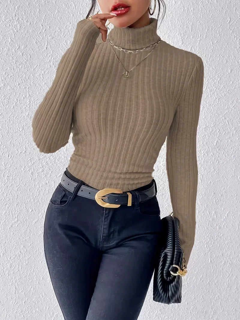 Pull avec col montant et manches longues