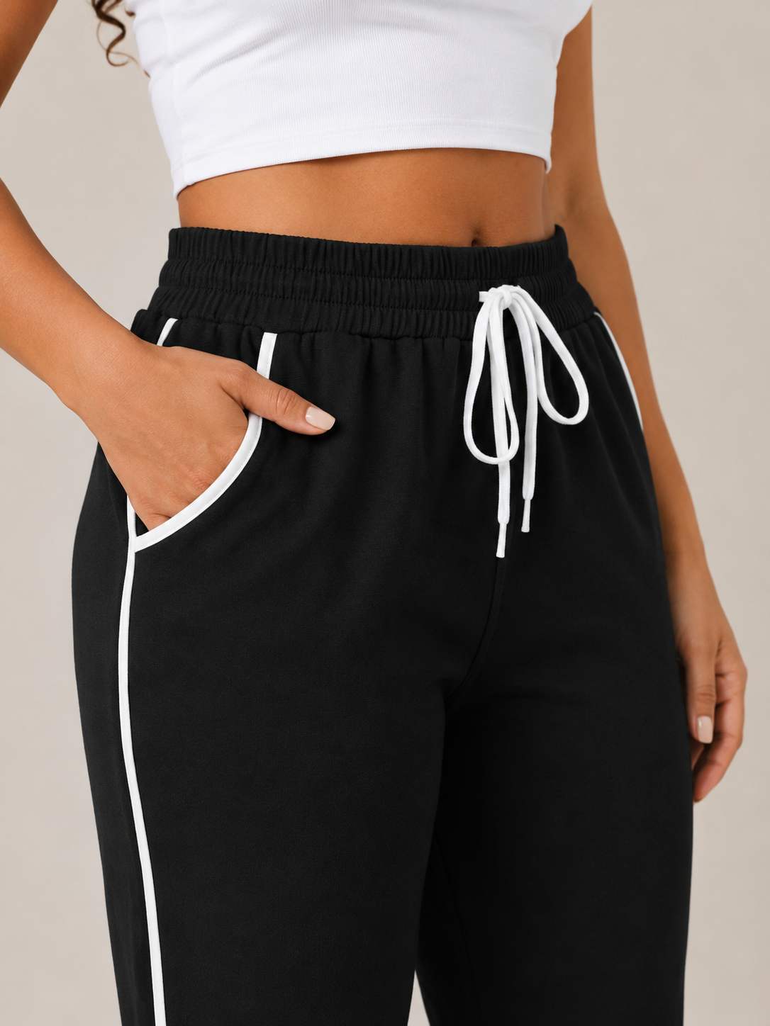 Tilmara - Pantalon capri pour femmes avec bande contrastante sur le côté et cordon de serrage