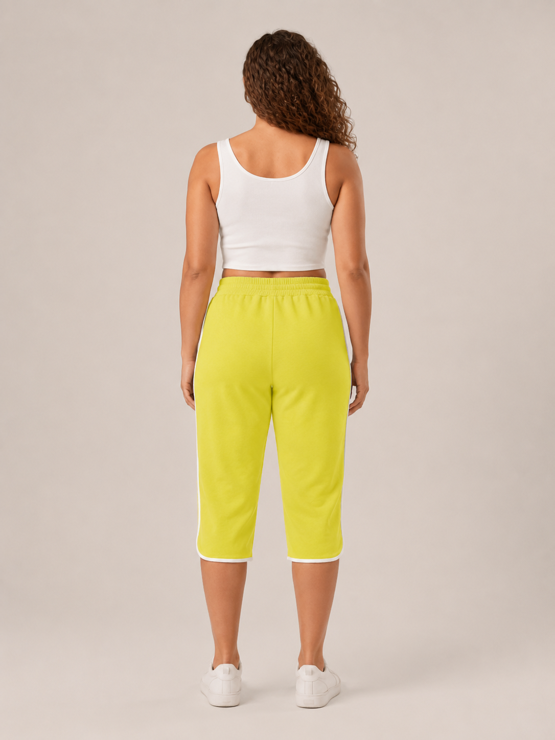 Tilmara - Pantalon capri pour femmes avec bande contrastante sur le côté et cordon de serrage