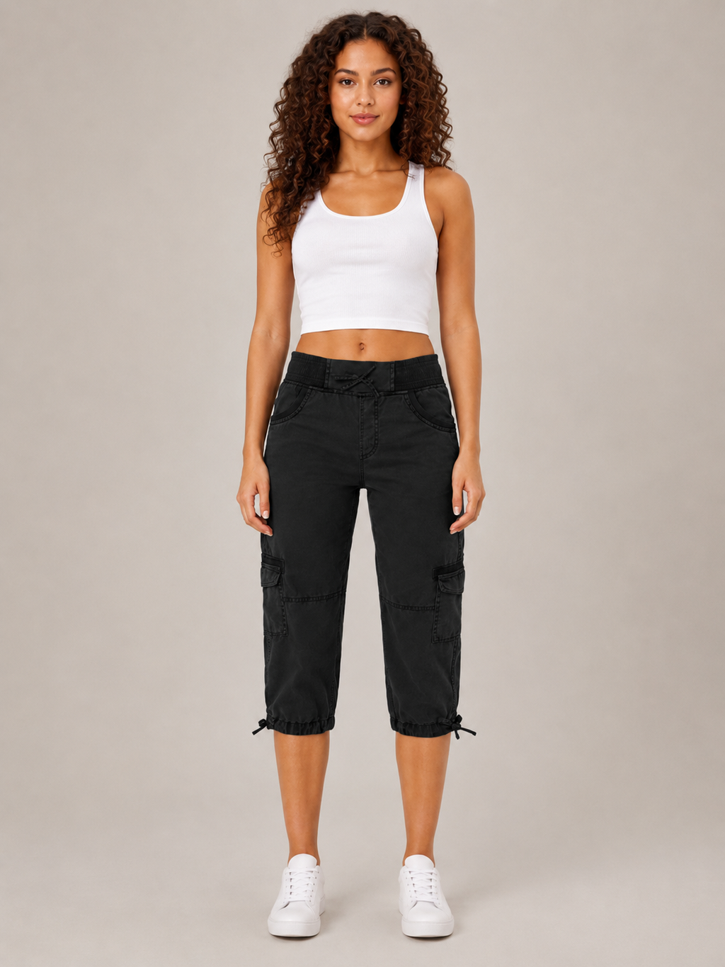 Teodora - Pantalon capri cargo pour femmes avec poches cargo et bords ajustables