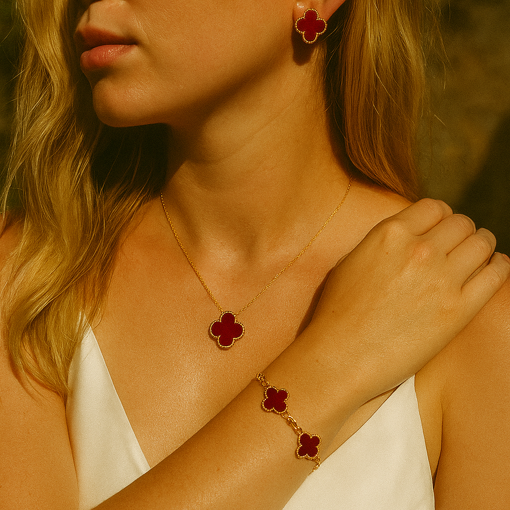 Les boucles d'oreilles trèfle