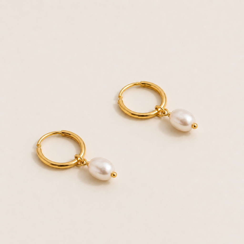Boucles d'oreilles créoles Bella avec perles d'eau douce