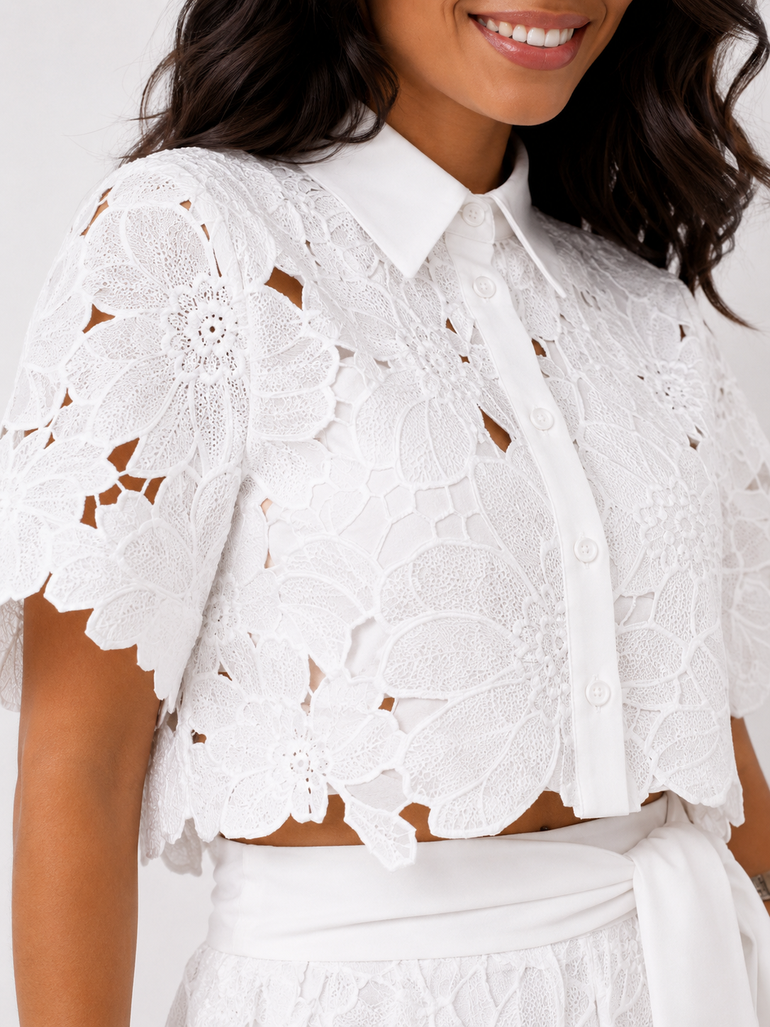 Ensemble Femme Élégant et Fluide avec Dentelle Florale