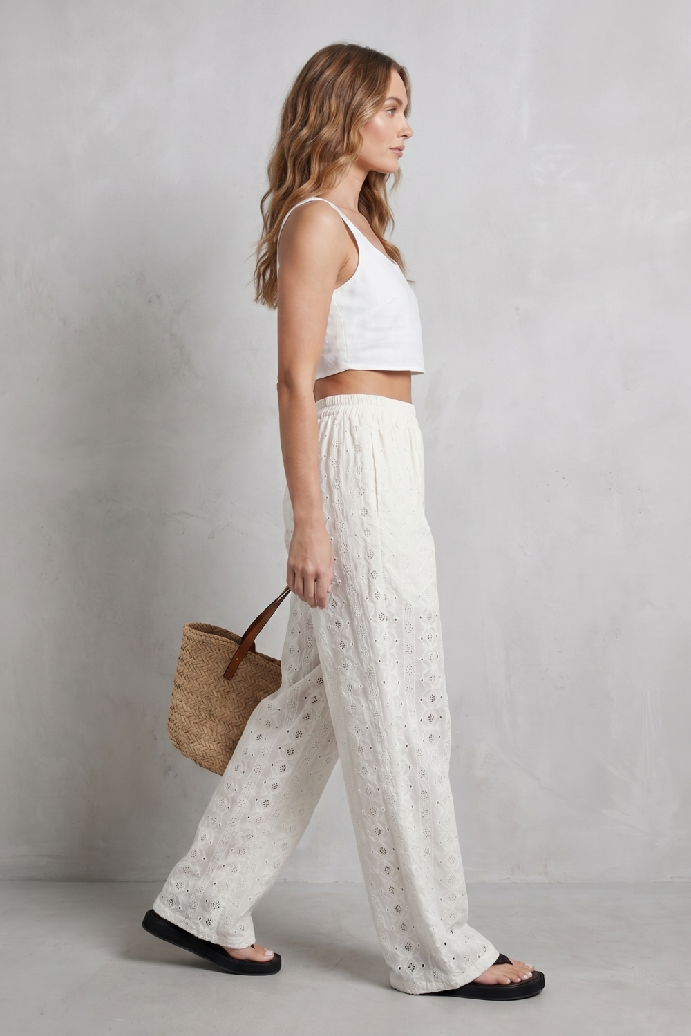 Pantalon Large Femme Élodienne – Blanc, Broderie Anglaise