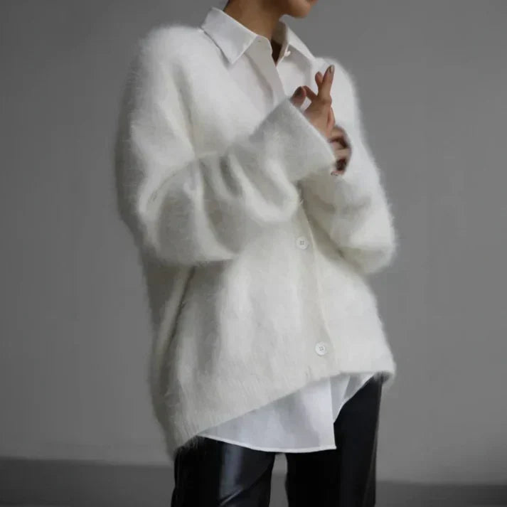 Cardigan moelleux avec décolleté en V et boutons