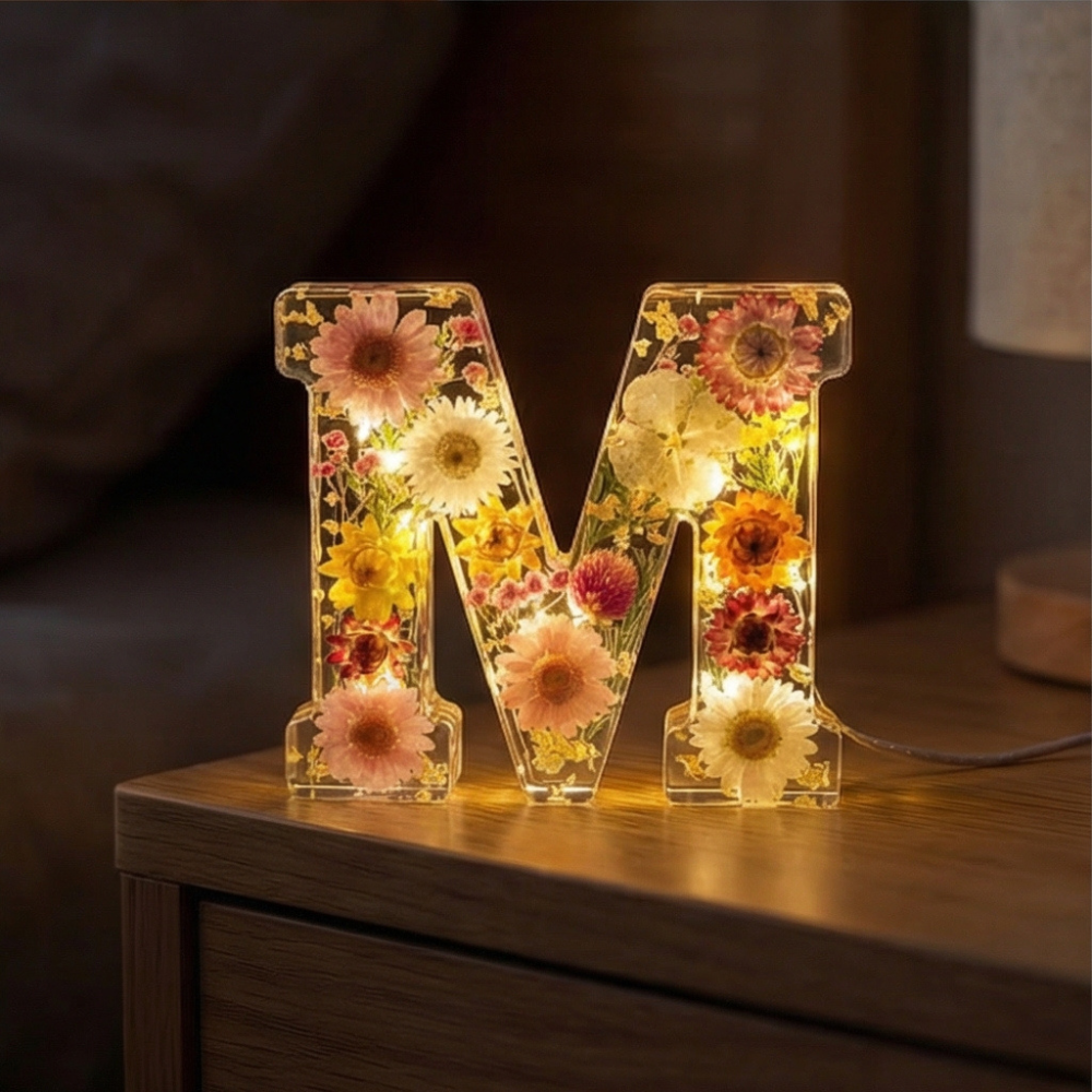 Florenza – Lettre lumineuse en résine florale personnalisée