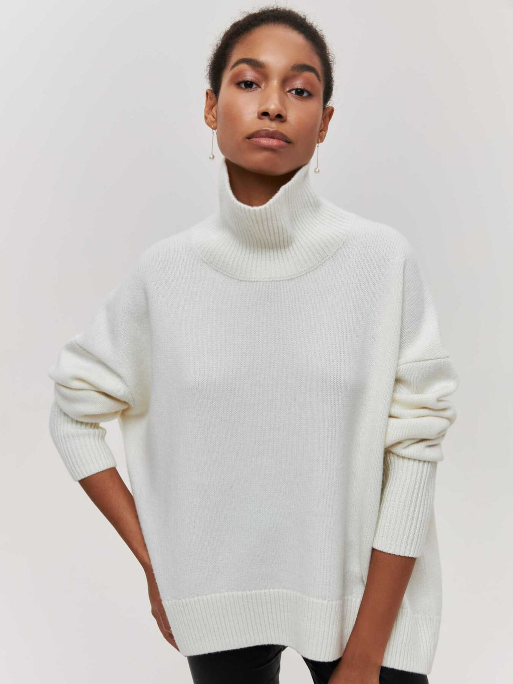 Pull oversized avec col montant et finition côtelée