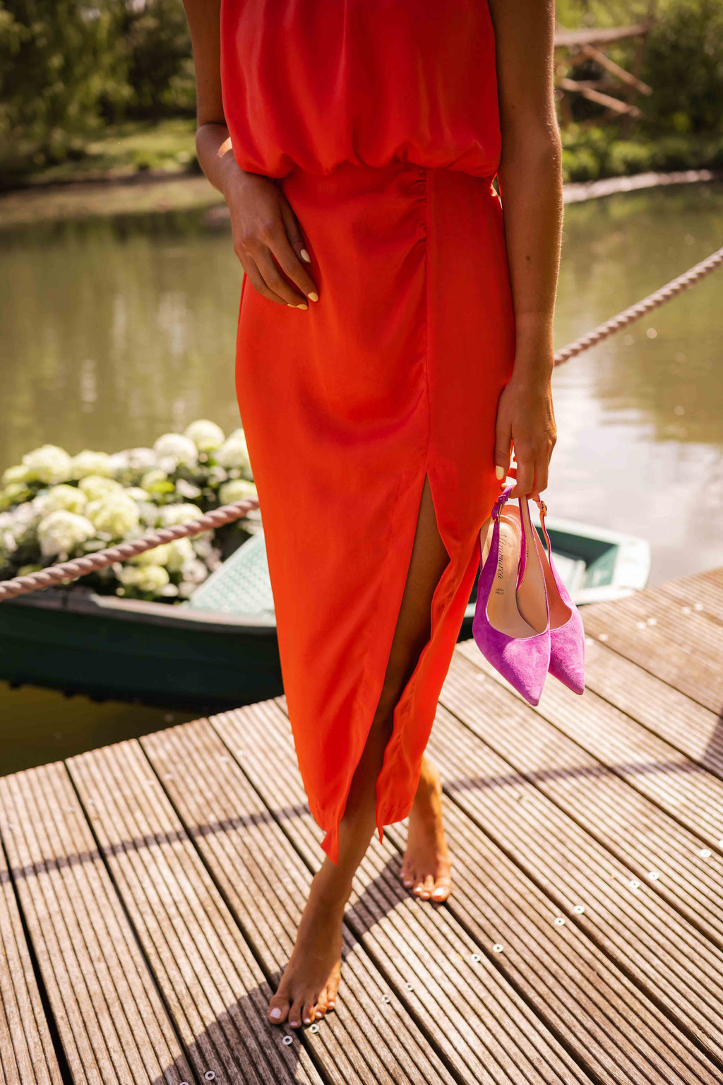 Robe femme midi sans manches à encolure haute et fente – élégante été