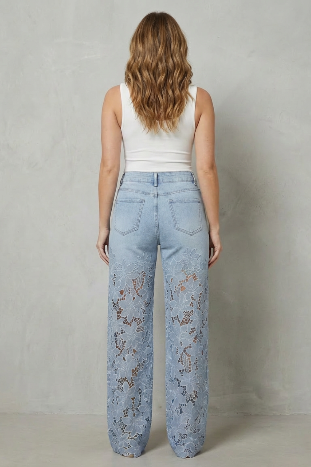 Jean Large Femme Solérine – Bleu Clair, Dentelle Florale