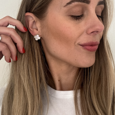 Les boucles d'oreilles trèfle
