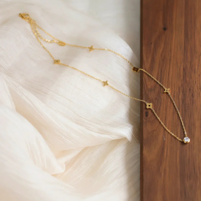 Collier Carrie Trefle