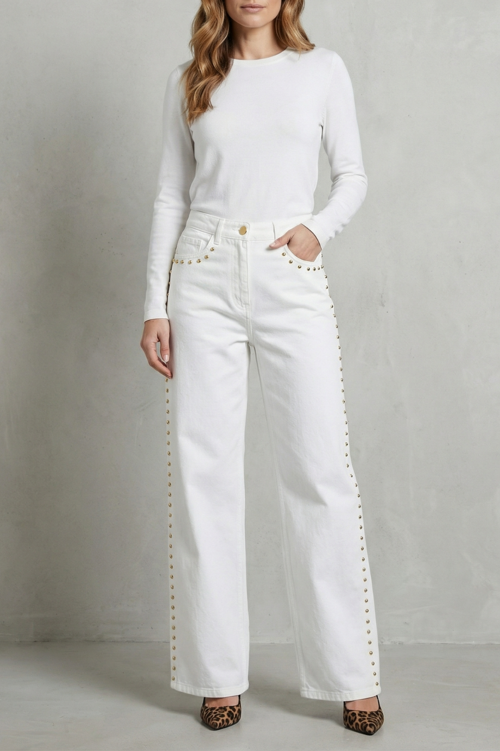 Jean Droit Femme Valdenza – Blanc, Détails Studs Dorés