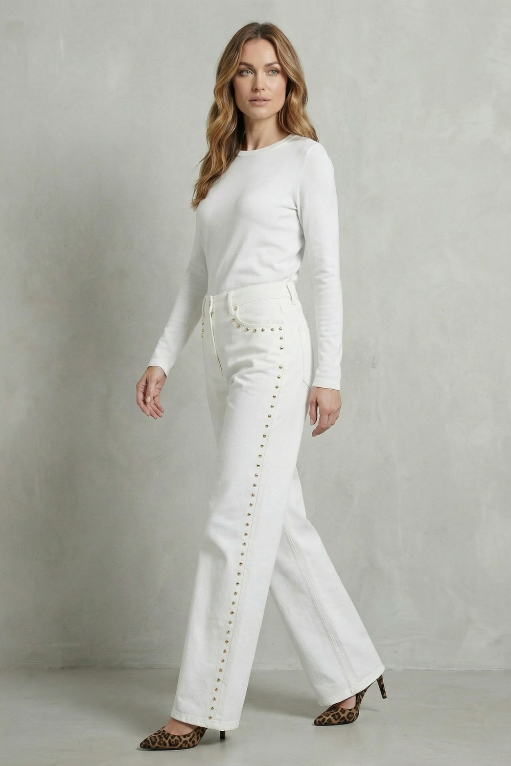 Jean Droit Femme Valdenza – Blanc, Détails Studs Dorés