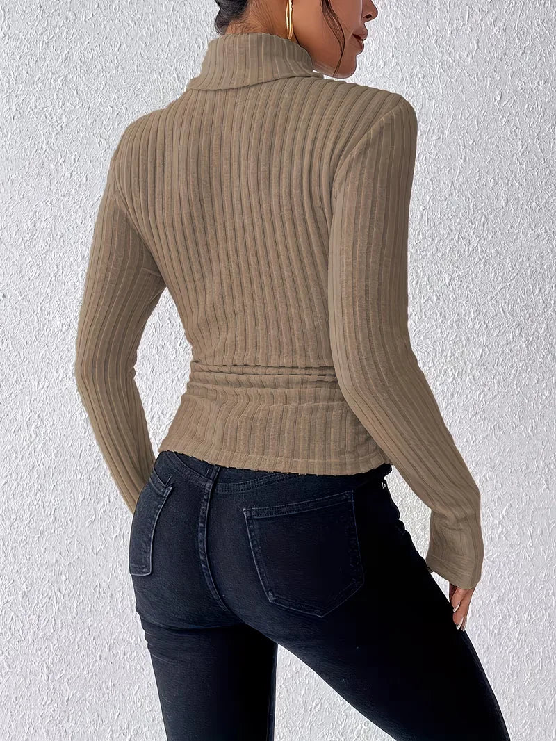 Pull avec col montant et manches longues