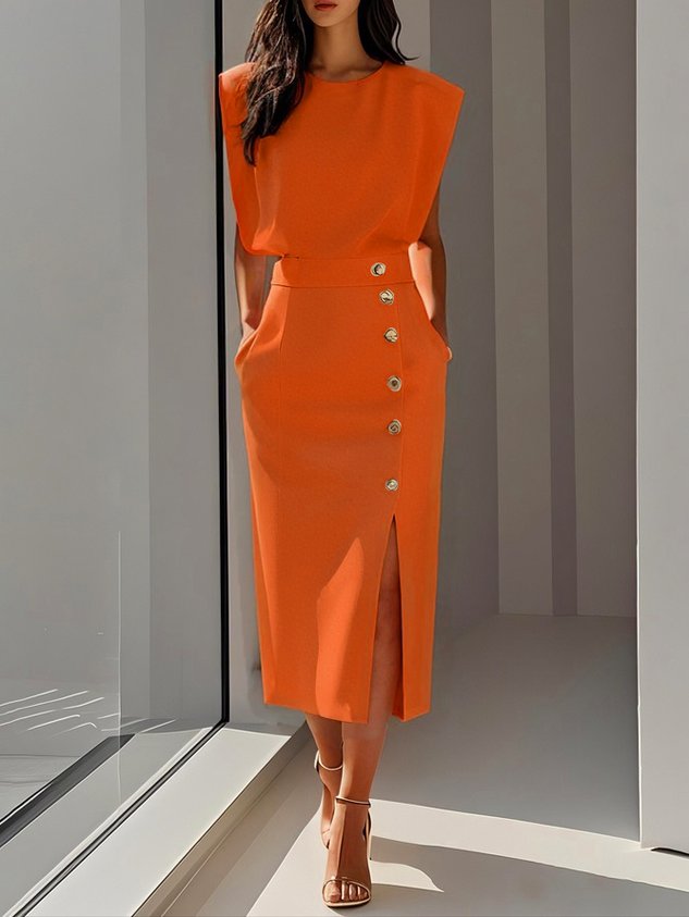 Floralia - Robe midi unie avec fente à boutons et décolleté rond