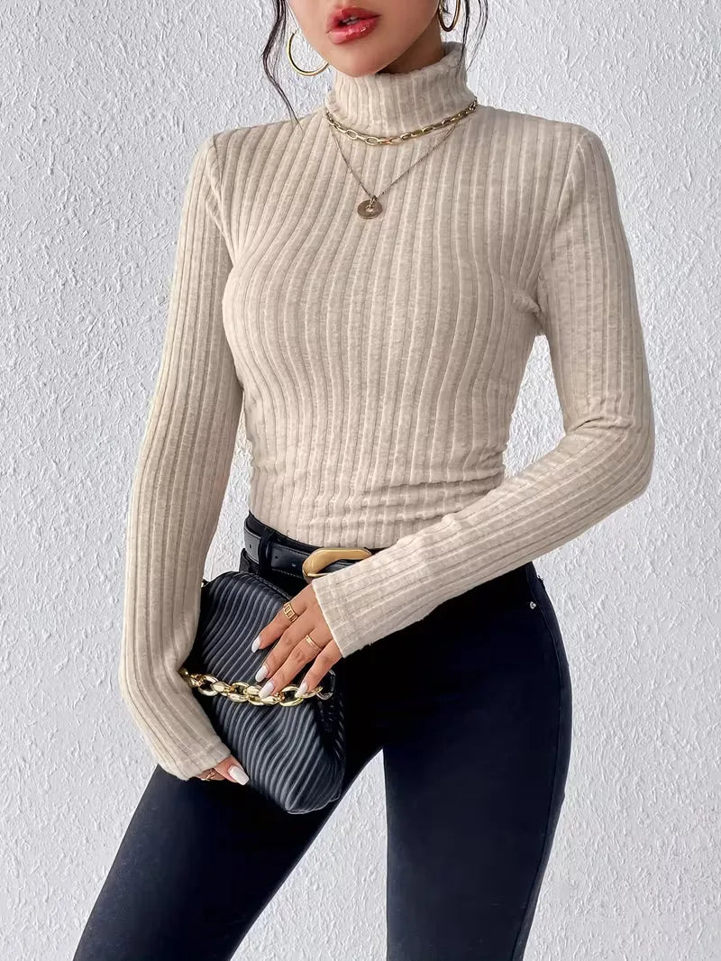 Pull avec col montant et manches longues