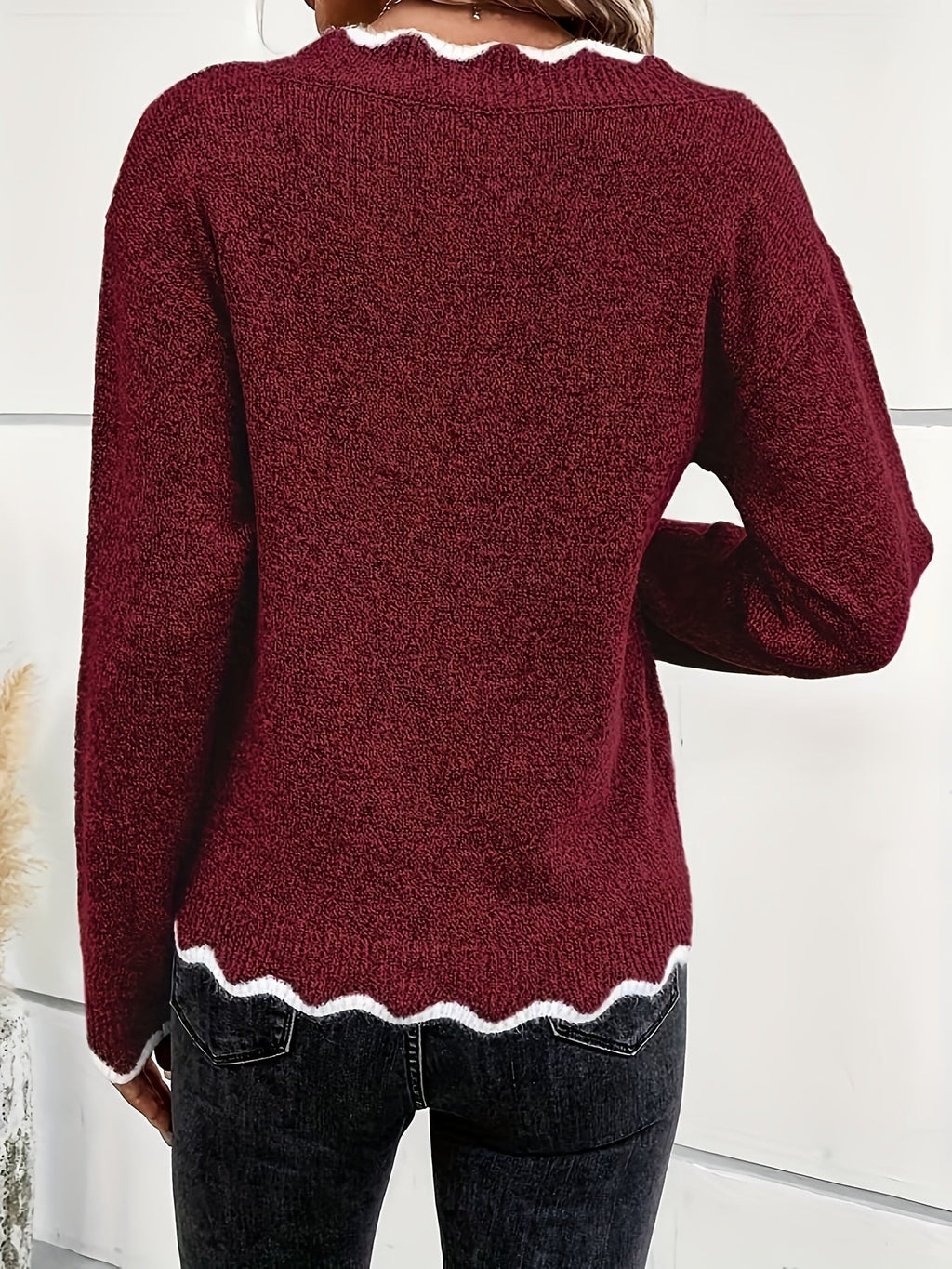 Elin | Pull élégant à col en V avec finition en scallop et manches longues
