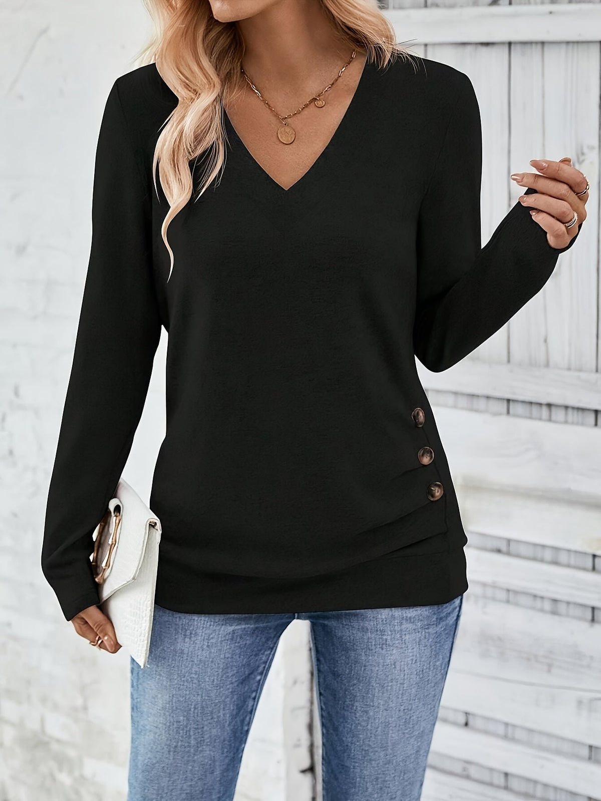 Elise | T-shirt élégant à col en V avec manches longues et détail de bouton