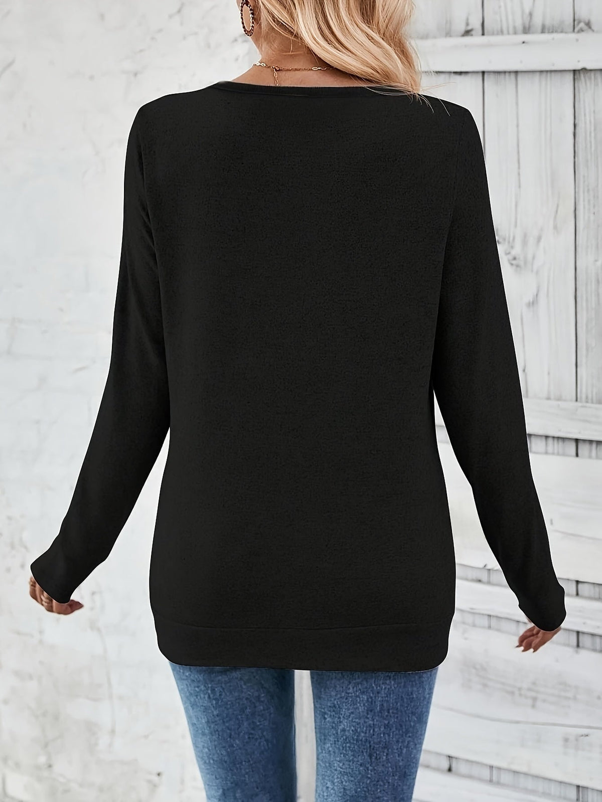 Elise | T-shirt élégant à col en V avec manches longues et détail de bouton