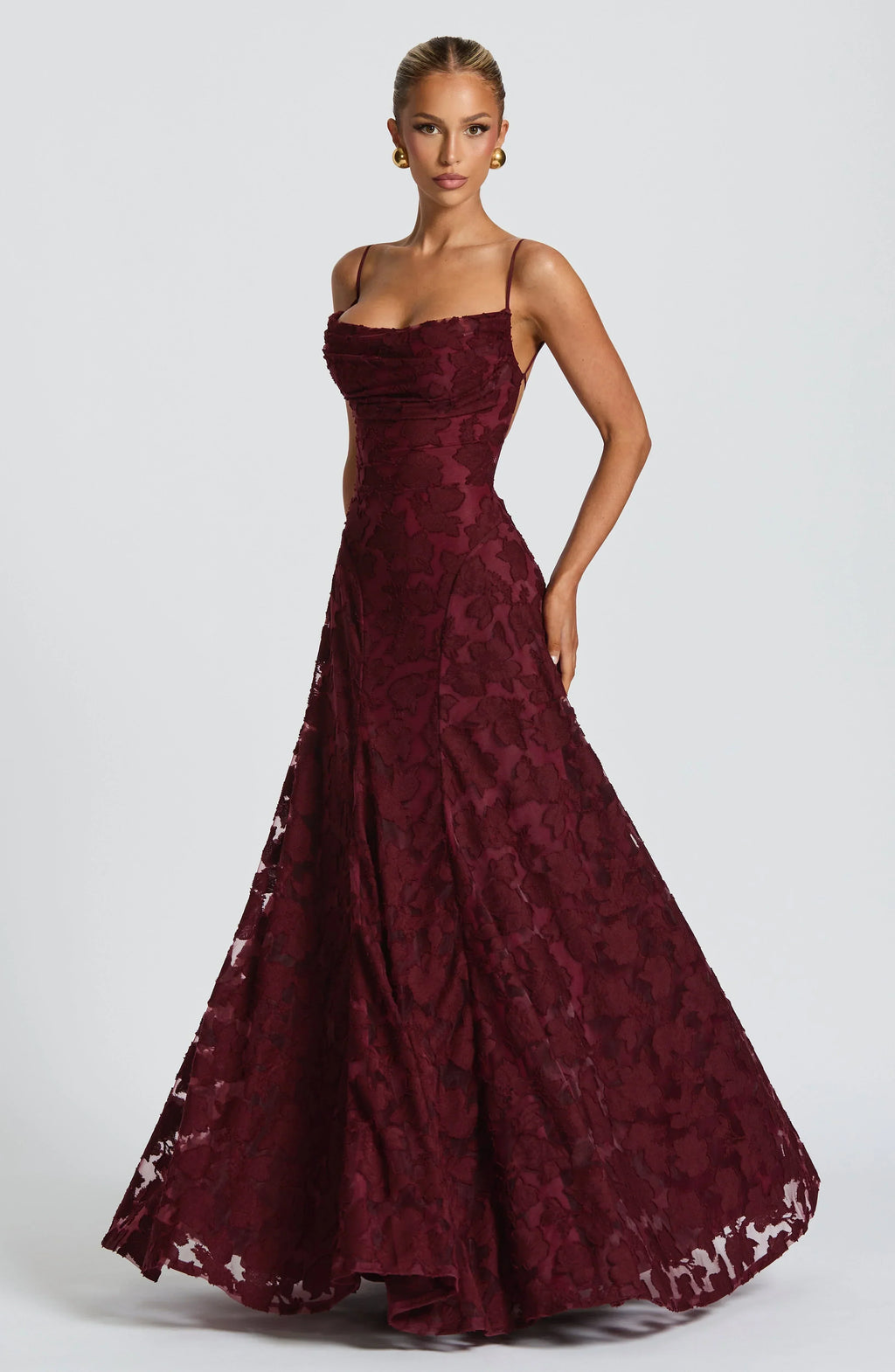 Rubis - Robe longue élégante en dentelle florale