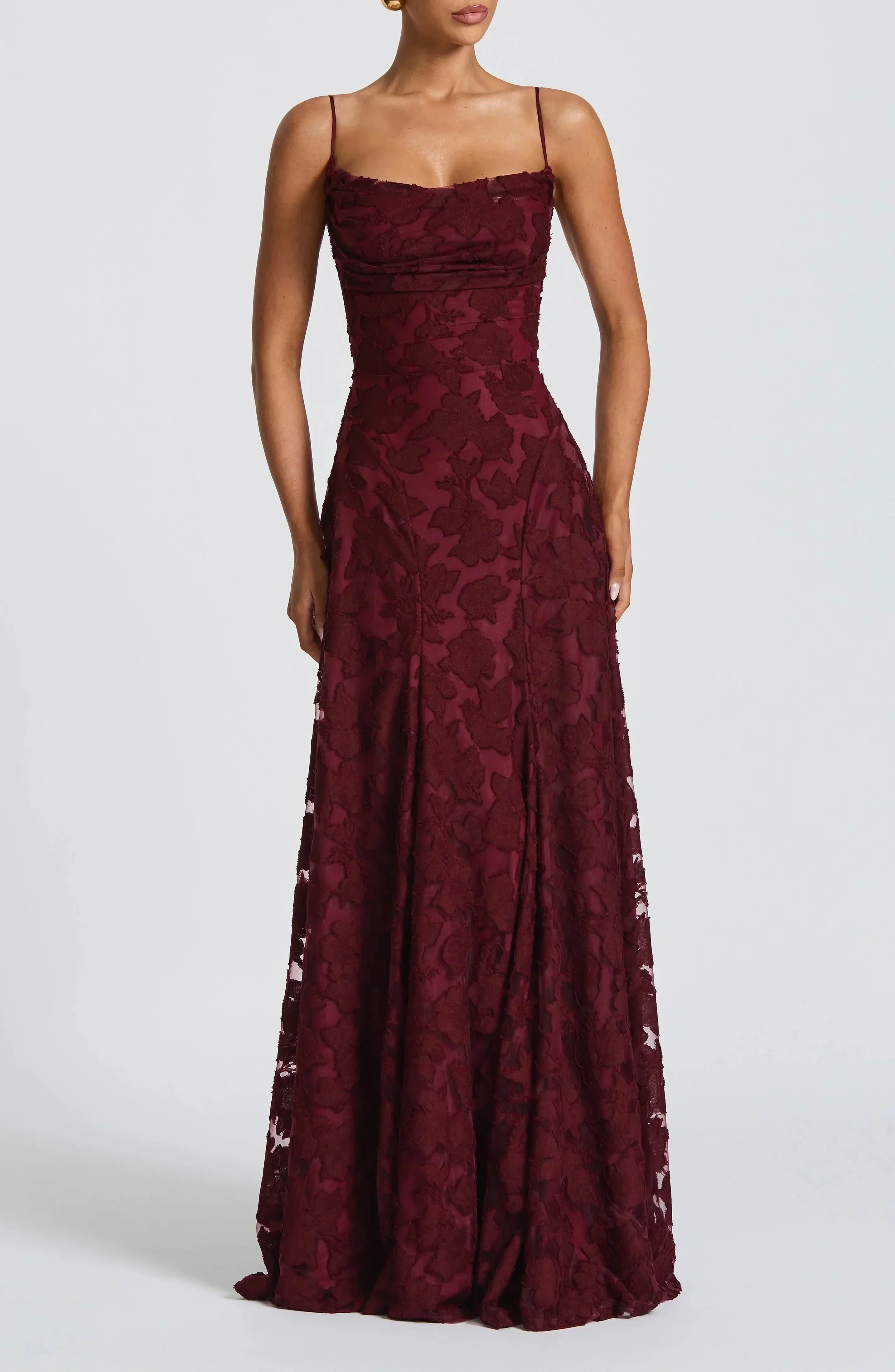 Rubis - Robe longue élégante en dentelle florale