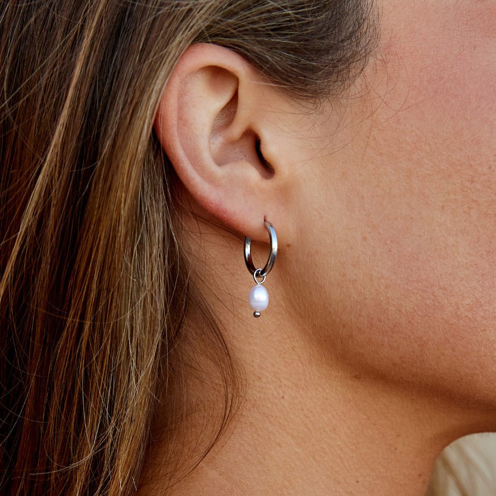 Boucles d'oreilles créoles Delphine en argent et perles d'eau douce