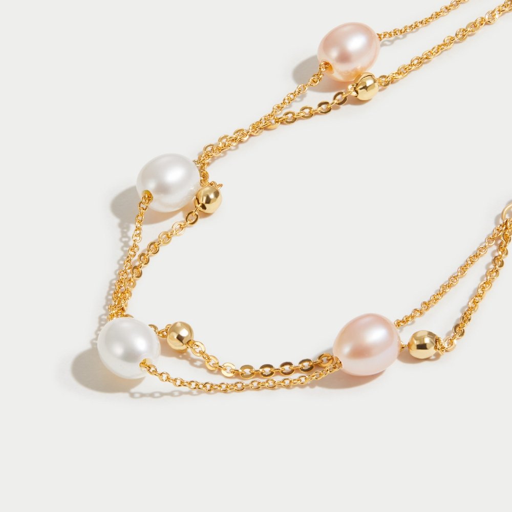Bracelet superposé de perles d'eau douce