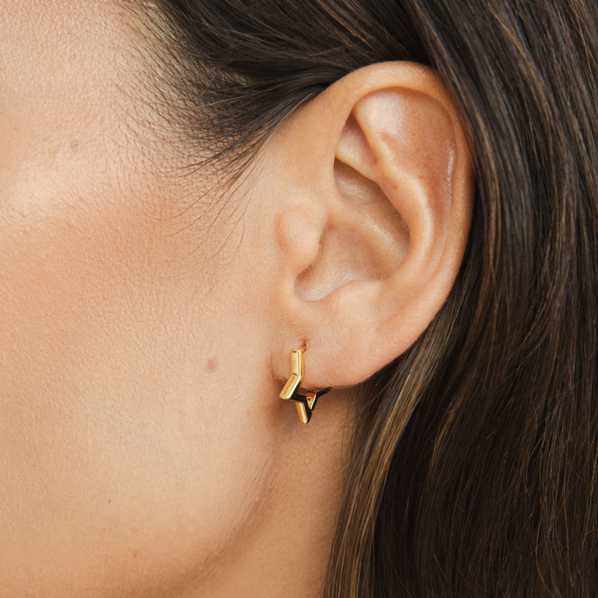 Boucles d'oreilles créoles étoile dorée