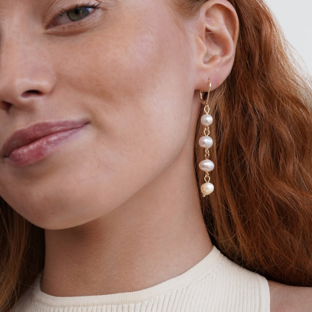 Boucles d'oreilles en perles d'eau douce dorées