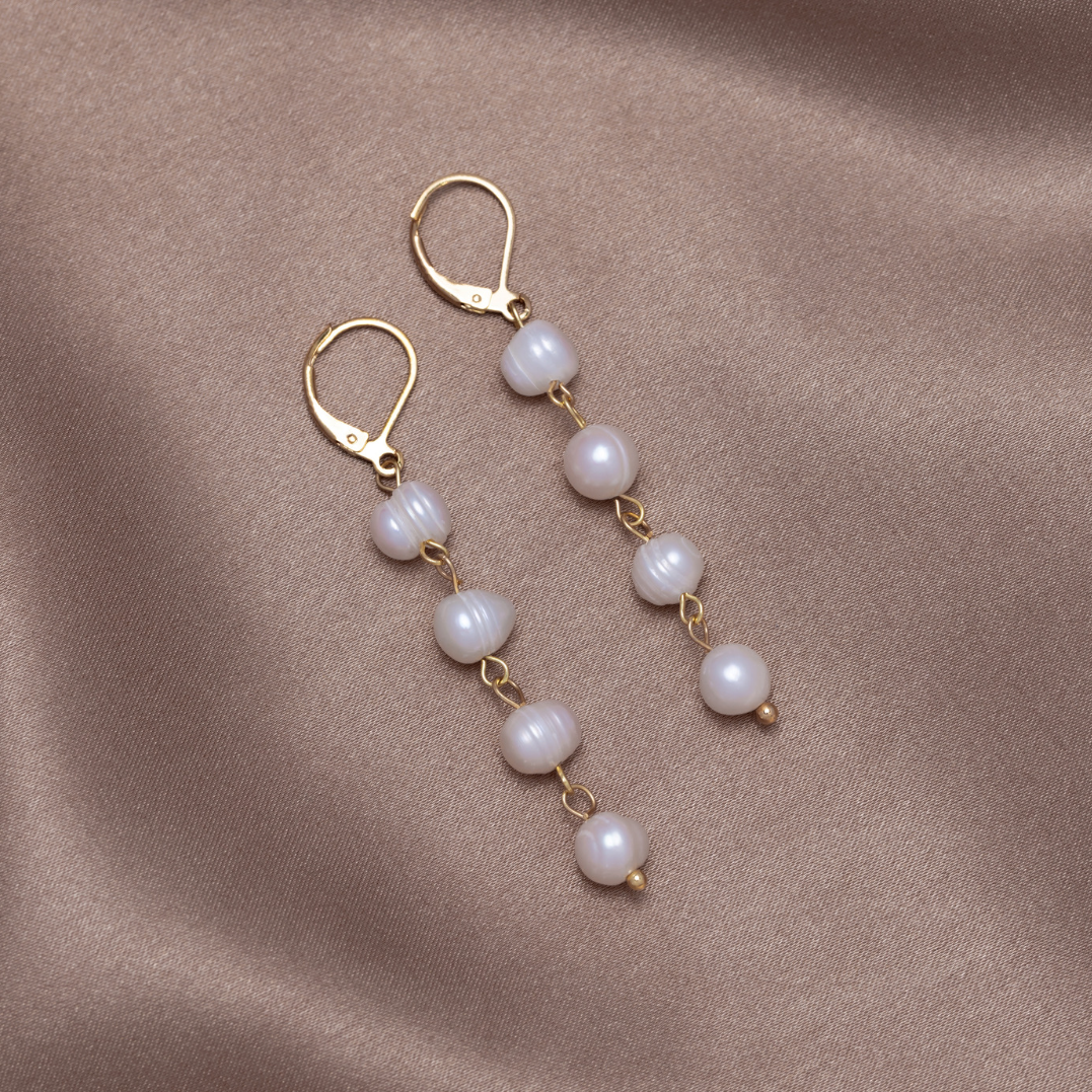 Boucles d'oreilles en perles d'eau douce dorées