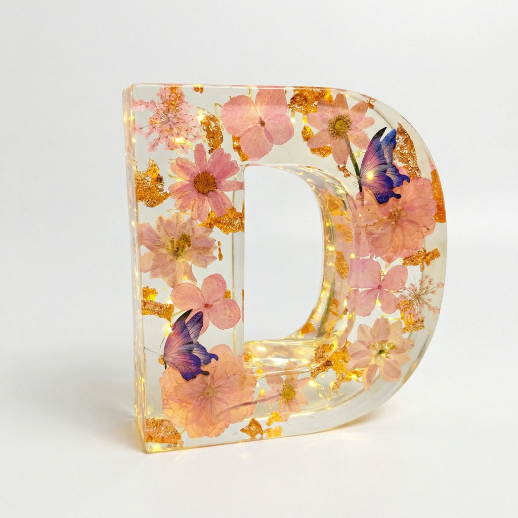 Florenza – Lettre lumineuse en résine florale personnalisée