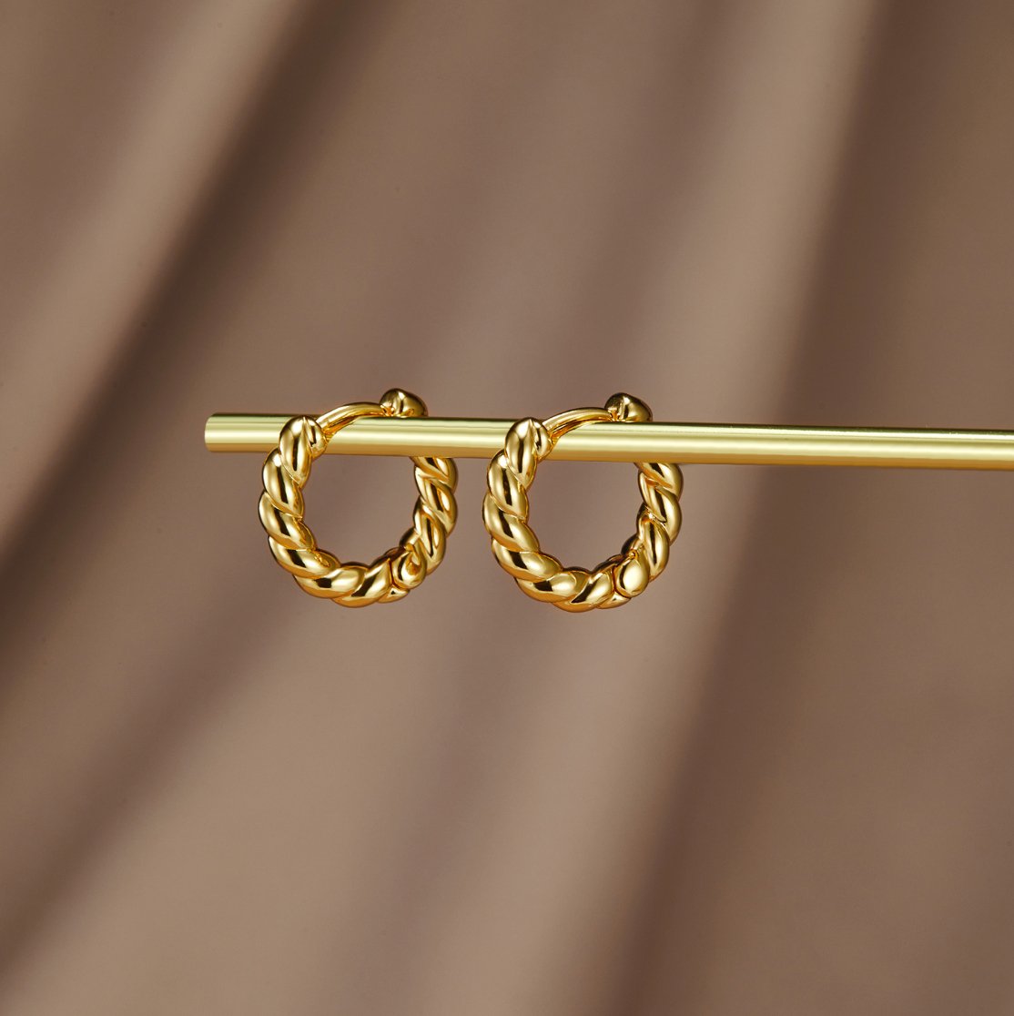 Boucles d'oreilles torsadées Lina Or