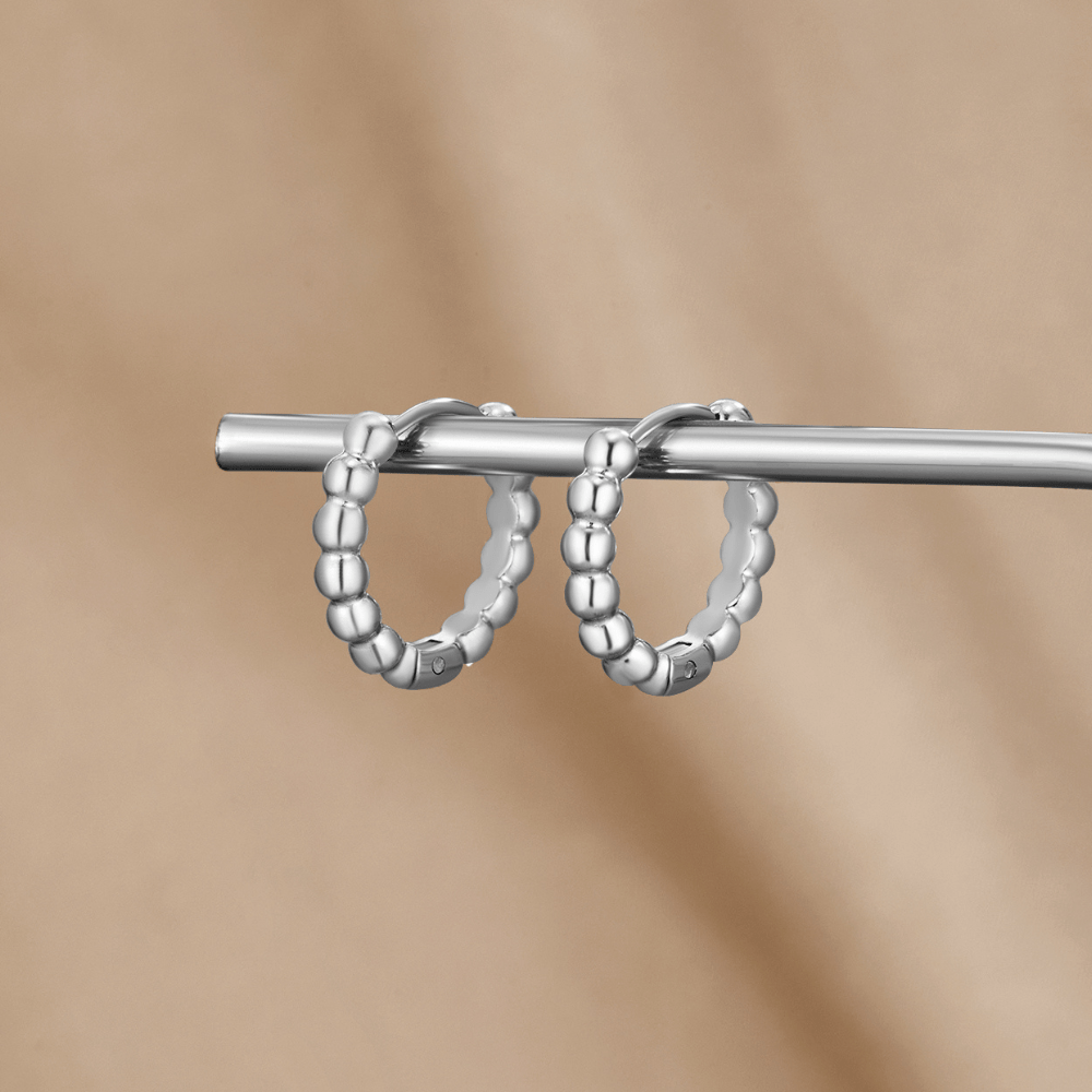 Boucles d'oreilles créoles Alba avec perles argentées