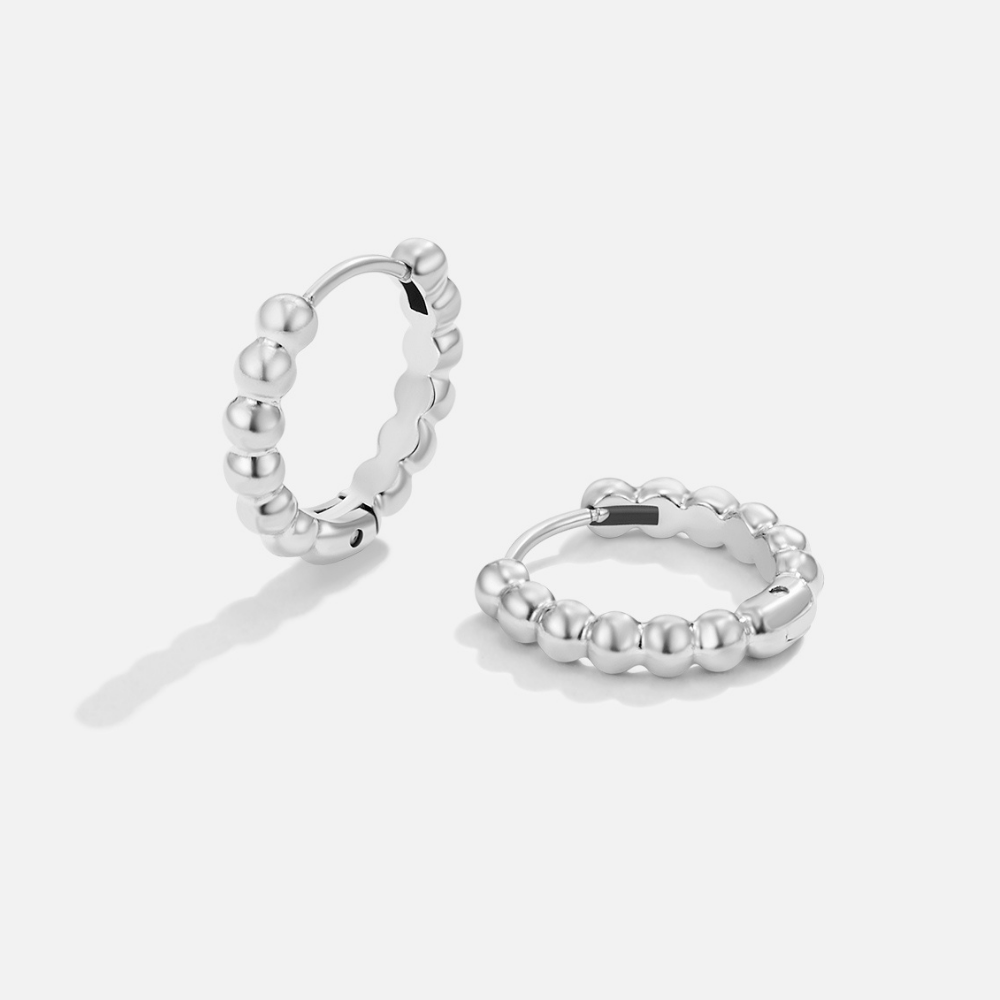 Boucles d'oreilles créoles Alba avec perles argentées