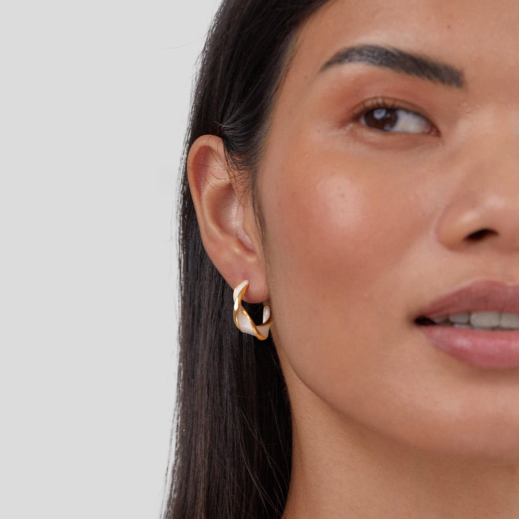 Boucles d'oreilles créoles torsadées en perles