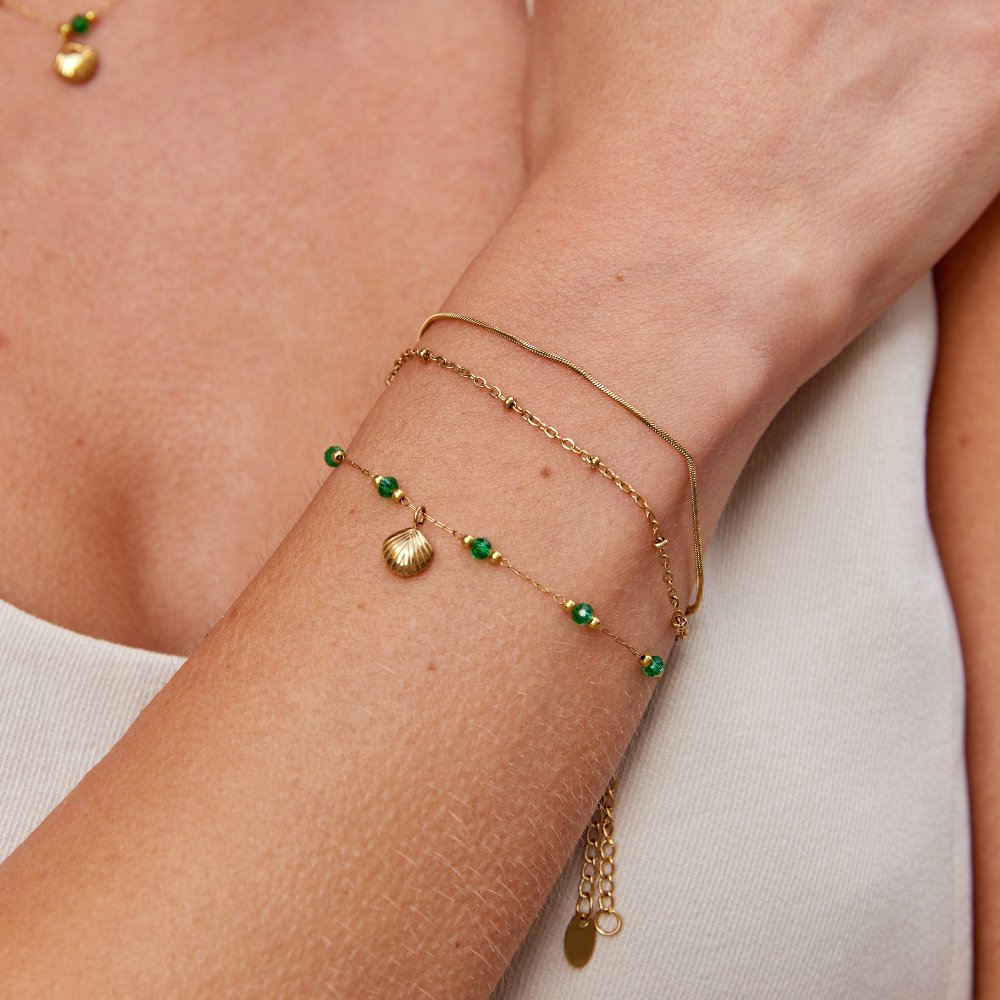 Bracelet coquillage doré et perles vertes