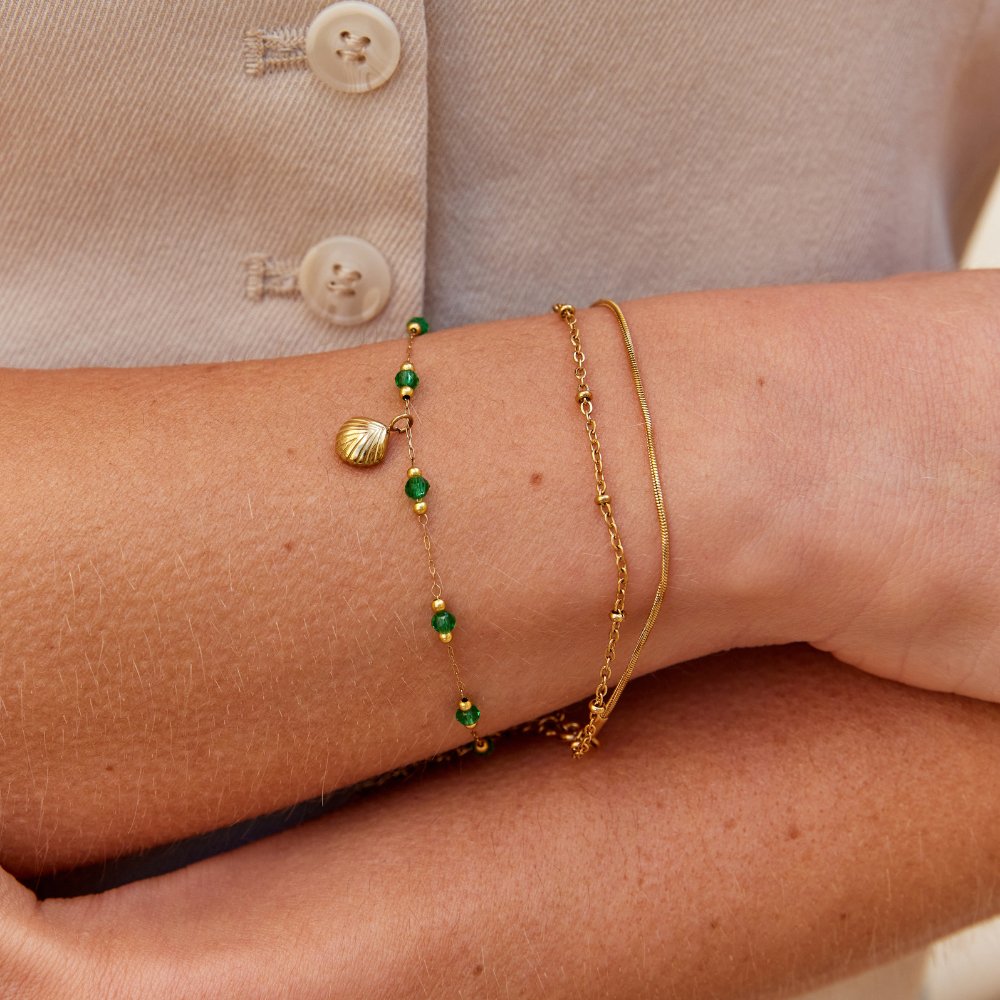 Bracelet coquillage doré et perles vertes