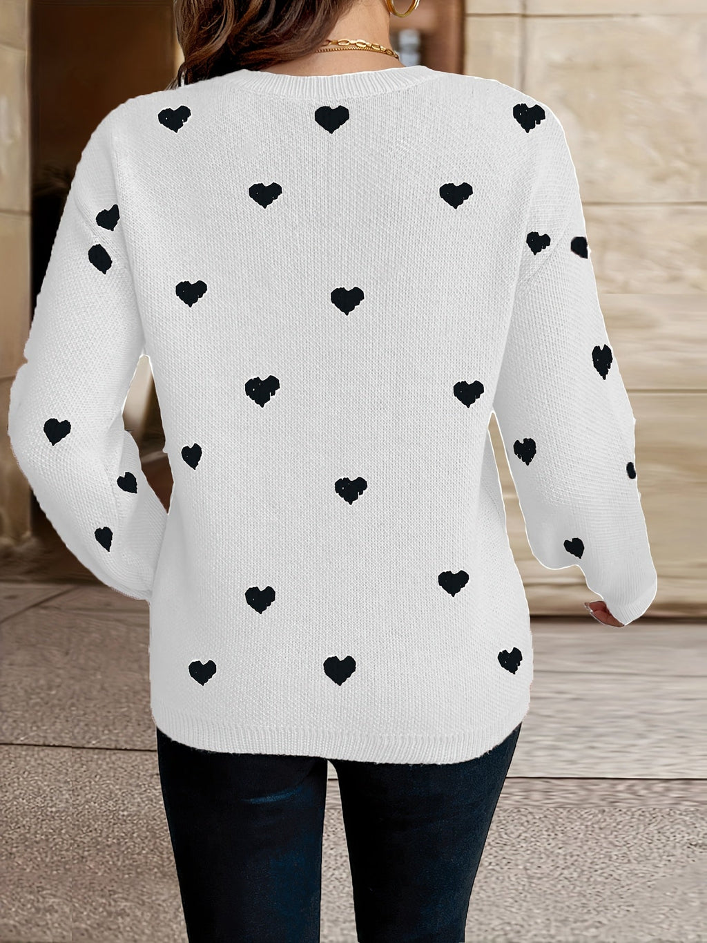 Sophie | Pull de Saint-Valentin avec motif de cœurs et col rond