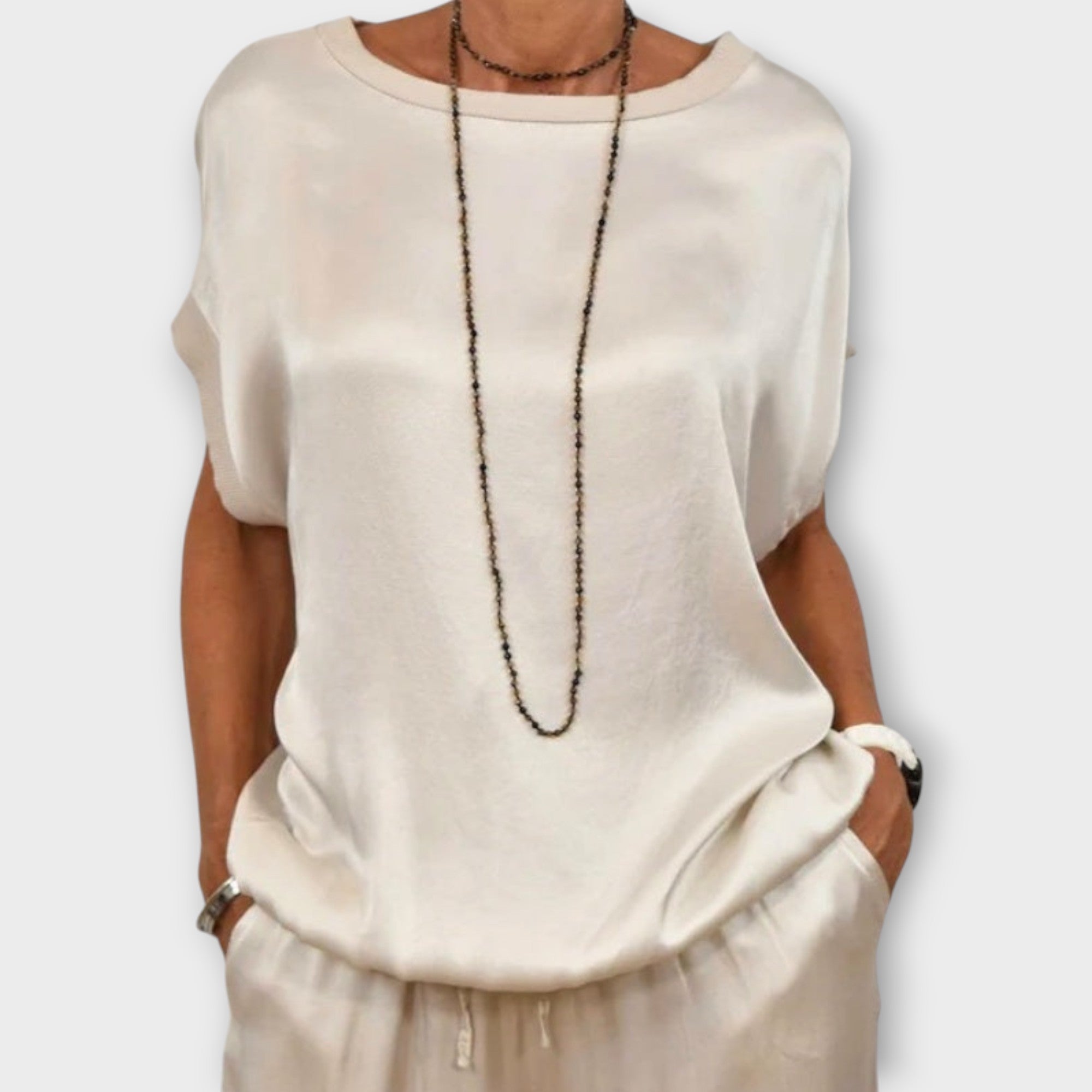 Ensemble de Deux Pièces en Satin Luxe