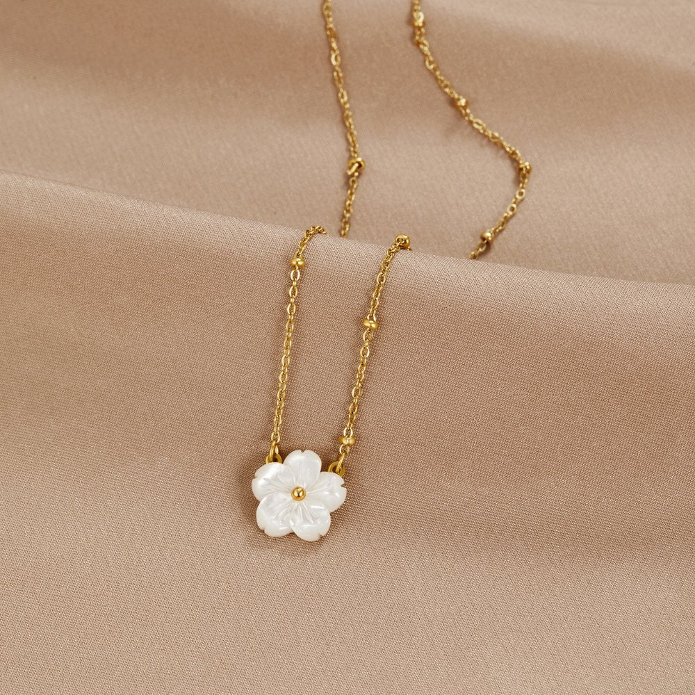 Collier fleuri Claudine